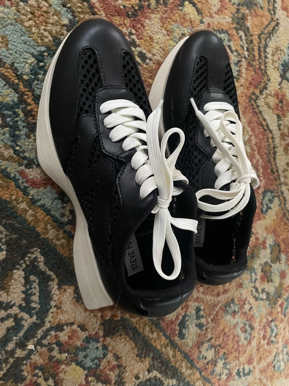 Steve Madden Campo Mesh Sneakers | 8 | Black, White, Brown